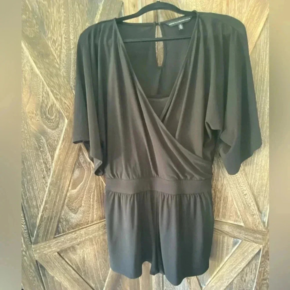 NWOT Medium Layered Dressy Kimono Sleeve Black Romper Jumper - Picture 1 of 8